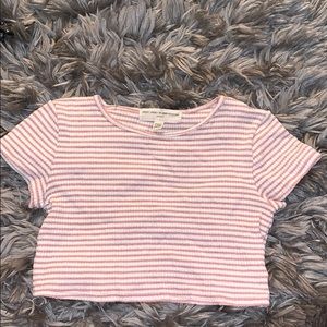 URBAN OUTFITTERS CROP TOP